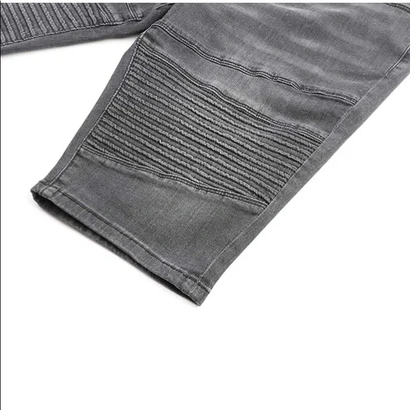 *****Brand New W/No Tag***** Thunder Star, Denim Bermuda Knee Length Shorts. - Picture 5 of 7